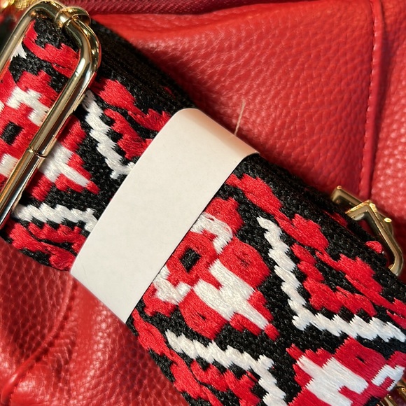 Ellie Crossbody Bag in Red Vegan Leathet - Picture 3 of 9